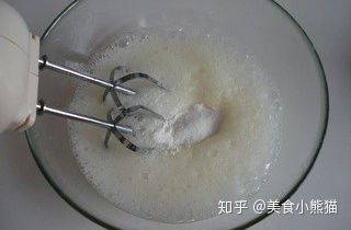 海绵蛋糕这样做出来真香,手把手教你在家做海绵蛋糕,看得流口水