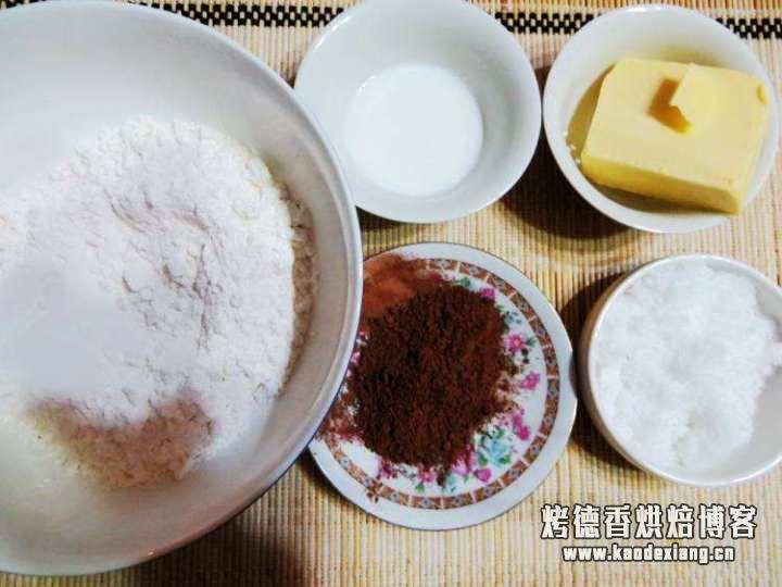 比戚风蛋糕更简单更口感细腻的巧克力海绵蛋糕做法来啦