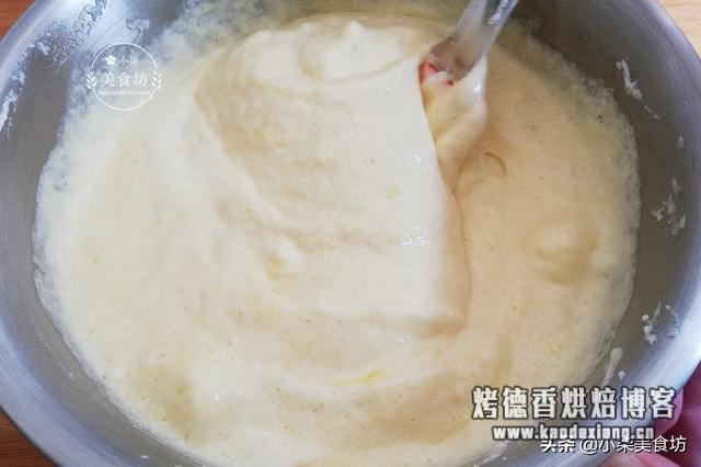 晒晒我家戚风蛋糕,掌握2个关键点,松软不塌陷,出炉瞬间被扫光