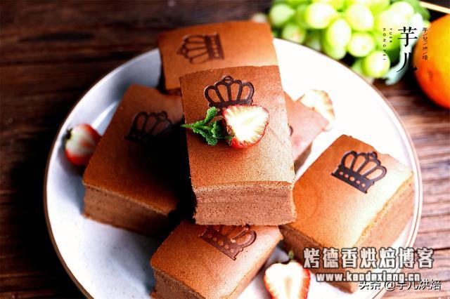 教你做巧克力古早味蛋糕,黄金比例配方,不缩不塌,棉花一般柔软