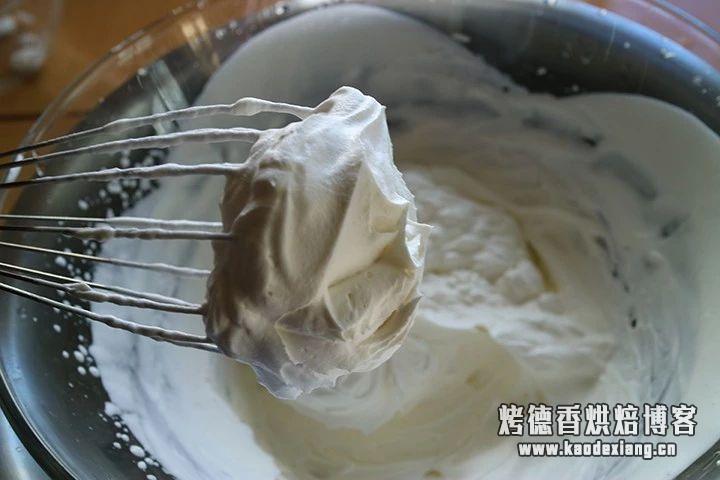 淡奶油怎么打发手动，烘焙基础之淡奶油与打发