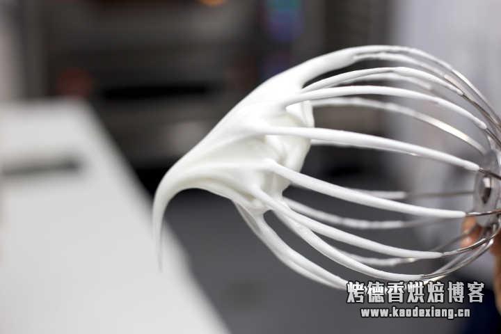 淡奶油怎么打发手动?如何更好的打发淡奶油?