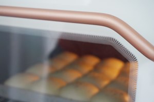 ?超简单快手，柔软拉丝，一次发酵，牛奶小餐包