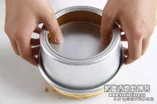 蛋糕脱模总掉渣?这篇脱模技巧一定要收藏