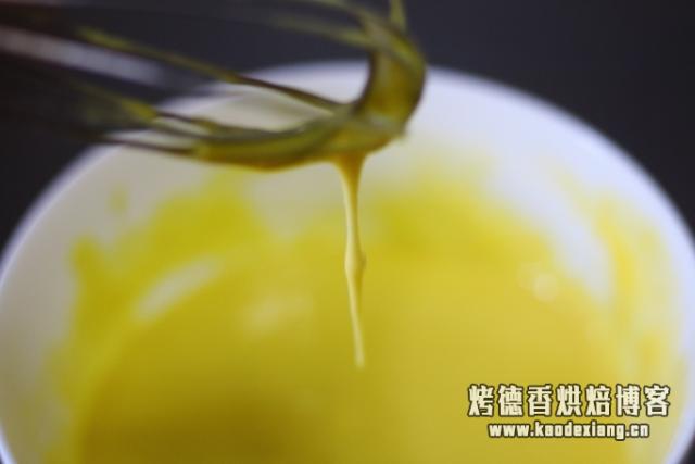 8寸戚风蛋糕的做法,适合烘焙新手制作,口感细腻绵软,零失败
