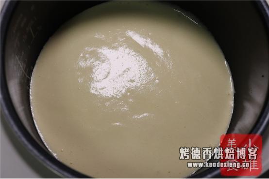 一个矿泉水瓶做“电饭锅蛋糕”，5分钟打发，松软好吃，一看就会