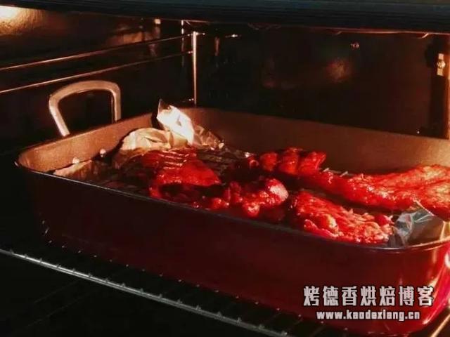 不用烤箱!只需3步!美食家蔡澜挚爱的广式叉烧,实在太诱人了!