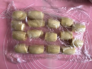 蛋黄酥，只需松弛一次的做法，适合新手 制作方法