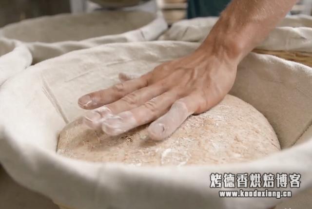 面包发酵的讲究:直接法与中种法的大差别