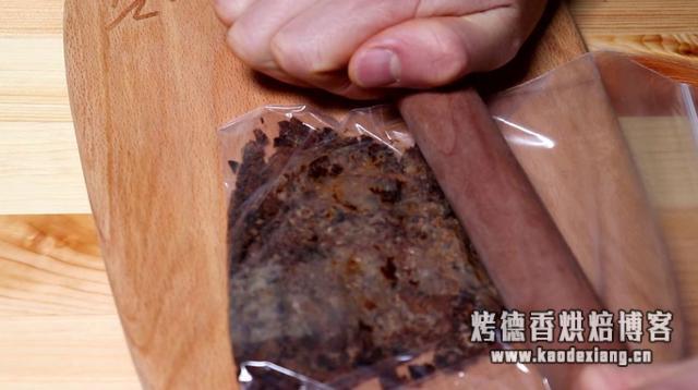 黑糖也能打发蛋白,注意这个步骤,闻着都想吃,戚风蛋糕N+3做法