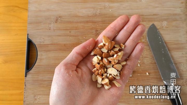 超火爆的坚果巧克力脆片,几分钟就能学会,咬一口咯嘣脆