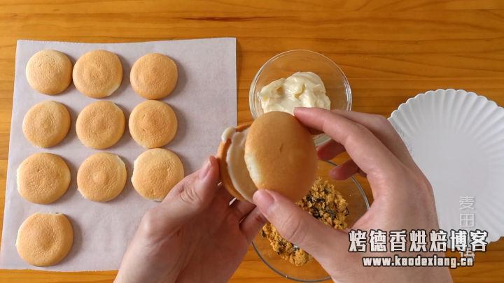 老师傅教你做网红肉松小贝,咸香松软回味无穷