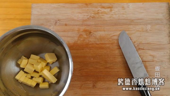 松软细腻的抹茶磅蛋糕,咬一口茶香四溢,红豆甜入心扉