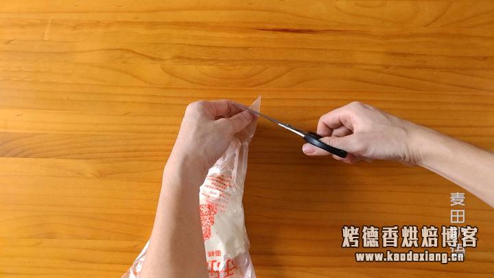 老师傅教你做网红肉松小贝,咸香松软回味无穷