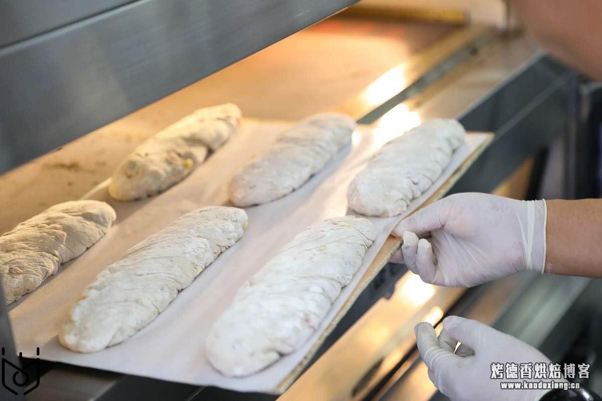 /面包制作流程/详解面包制作的几大流程，让你能真正的了解如何开始制作面包/
