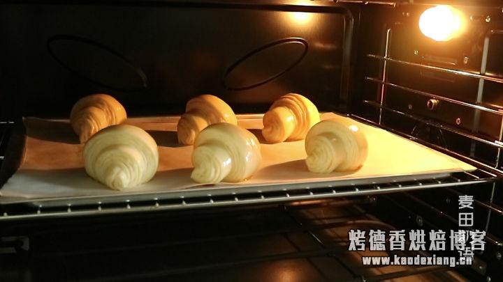 教你做层层酥脆的可颂牛角包,原来手工开酥也没那么难
