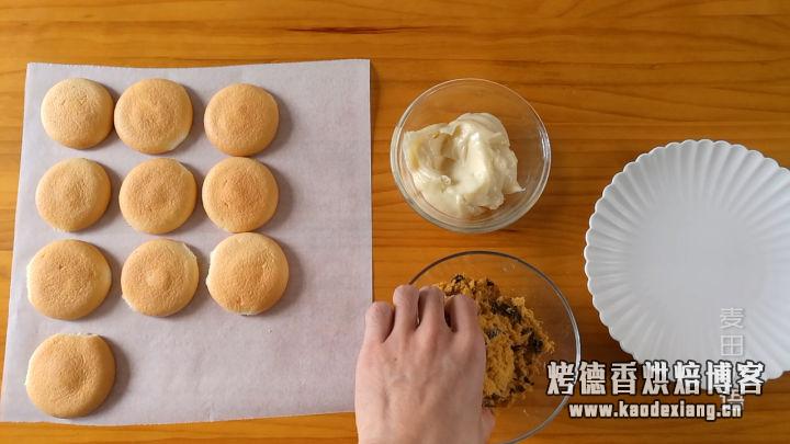 老师傅教你做网红肉松小贝,咸香松软回味无穷