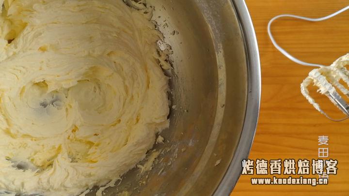 松软细腻的抹茶磅蛋糕,咬一口茶香四溢,红豆甜入心扉