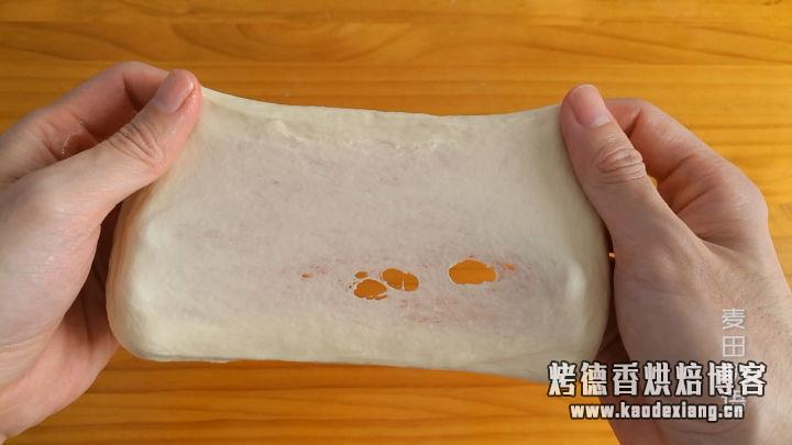 教你做正宗的意式披萨,饼底酥脆内馅软嫩,比外面好吃太多了