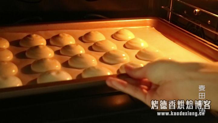 老师傅教你做网红肉松小贝,咸香松软回味无穷