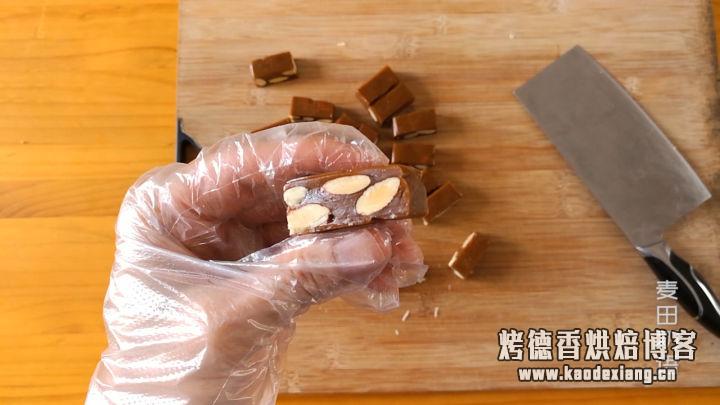 节日爆款杏仁太妃糖,奶香十足不粘牙,步骤很简单