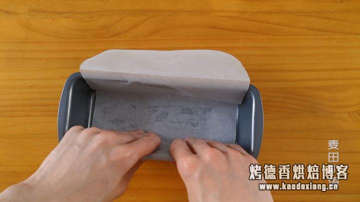 松软细腻的抹茶磅蛋糕,咬一口茶香四溢,红豆甜入心扉
