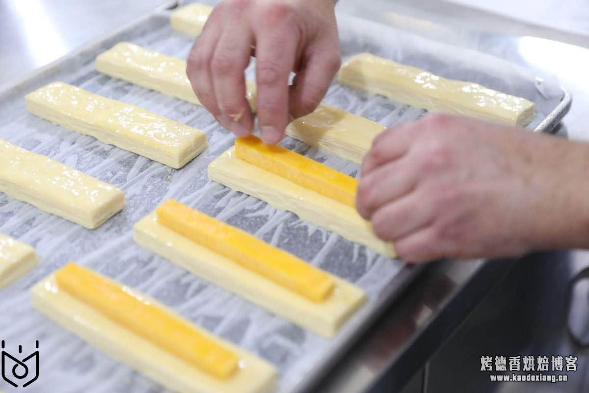 /面包制作流程/详解面包制作的几大流程，让你能真正的了解如何开始制作面包/