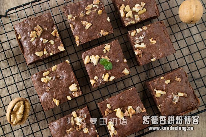 教你做经典的布朗尼蛋糕,巧克力香味醇厚,制作非常简单