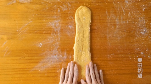 软绵香醇的南瓜吐司,制作步骤非常详细,让你在家也能轻松做