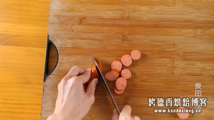 教你做正宗的意式披萨,饼底酥脆内馅软嫩,比外面好吃太多了
