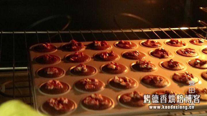 超火爆的坚果巧克力脆片,几分钟就能学会,咬一口咯嘣脆
