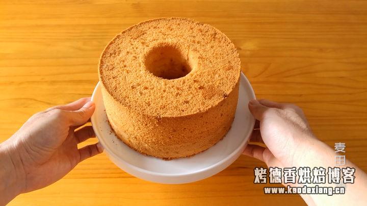 吃完这块香橙戚风蛋糕我就彻底沦陷了,柔软轻盈又香味十足