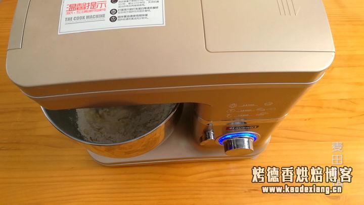 教你做正宗的意式披萨,饼底酥脆内馅软嫩,比外面好吃太多了