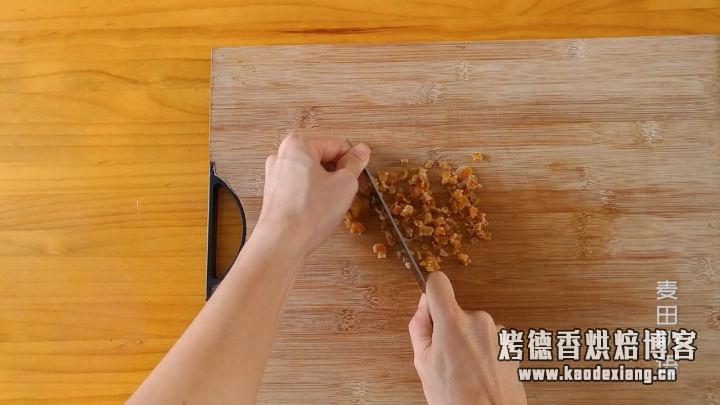 吃完这块香橙戚风蛋糕我就彻底沦陷了,柔软轻盈又香味十足