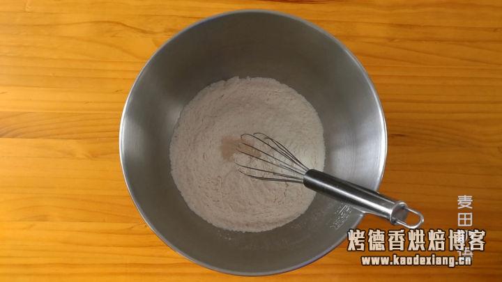 软绵香醇的南瓜吐司,制作步骤非常详细,让你在家也能轻松做