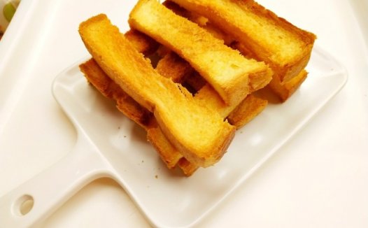咔擦咔擦脆的黄油吐司条 制作方法