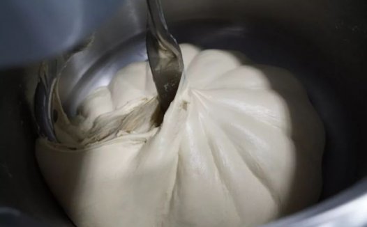 怎样揉出大师级的面团？「最佳搅拌速度」如何揉面光滑？如何揉面团出膜？