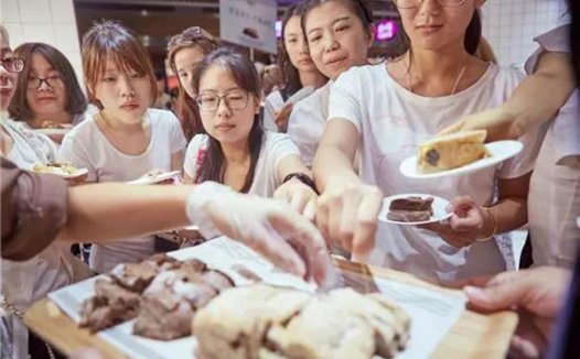 如何解决顾客进店只试吃不买的问题?面包店经验