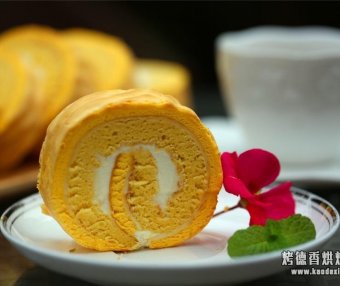 原来经典的虎皮蛋糕卷做法这么简单，教你在家做，家里人都爱吃